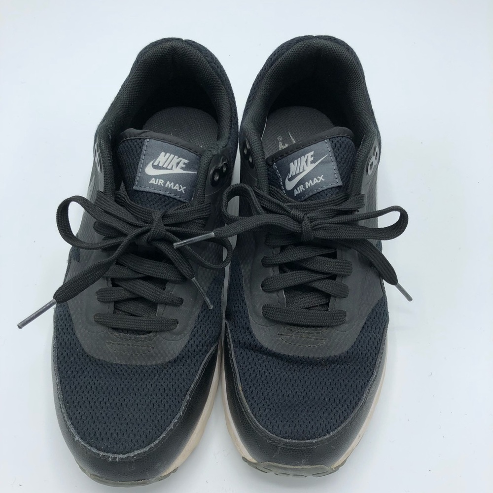 Nike Air Max Athletic Shoes